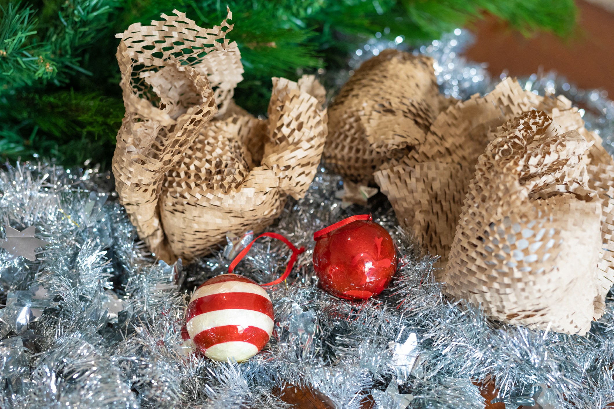 Packing with a Holiday Twist: Keeping Decorations and Gifts Safe and Organised